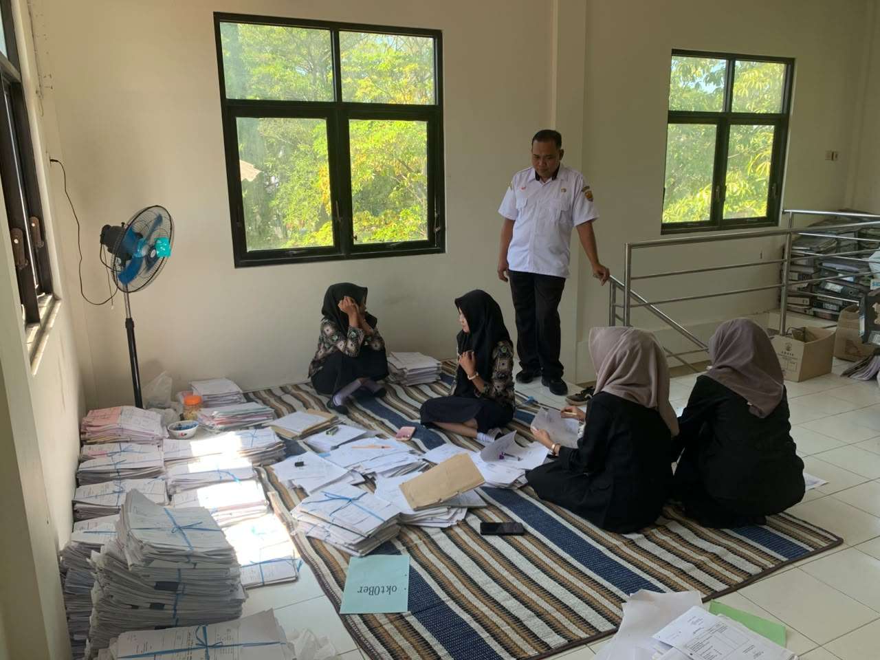 Penataan Arsip dibantu Siswi PKL