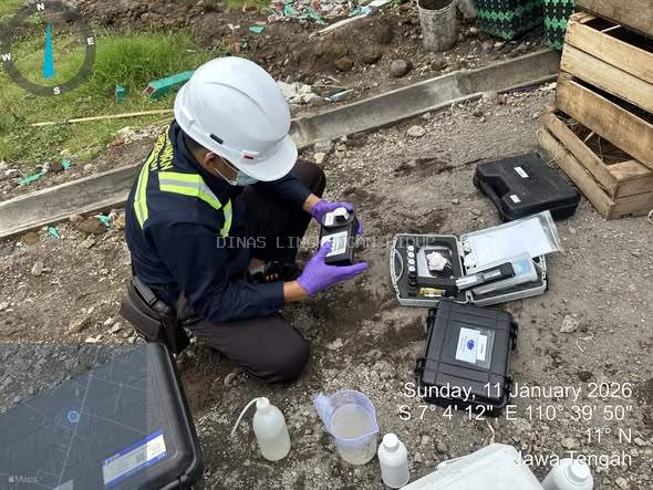 DLH Grobogan Turun Lapangan, Ambil Sampel Lingkungan Saat Sidak SPPG di Gubug