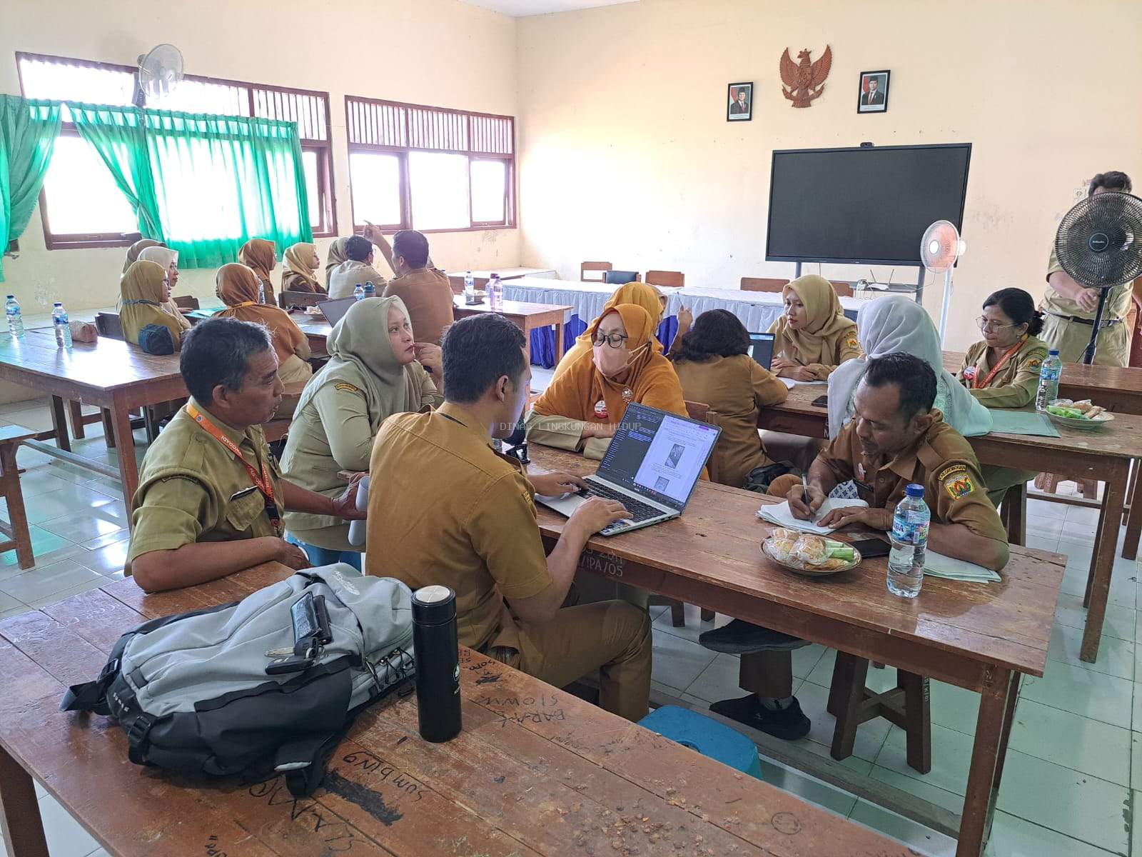 Bedah 24 Indikator Penilaian, DLH Kabupaten Grobogan Dampingi SMP Negeri 4 Purwodadi Menuju Sekolah Berbudaya Lingkungan
